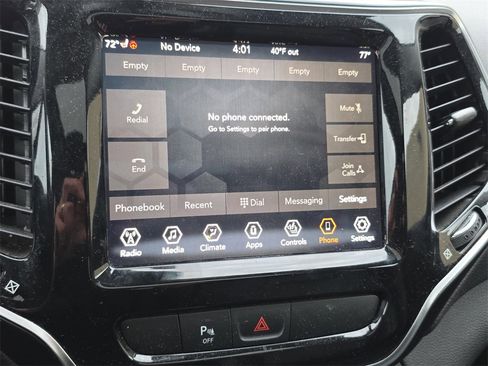 Used 2019 Jeep Cherokee Limited image 23