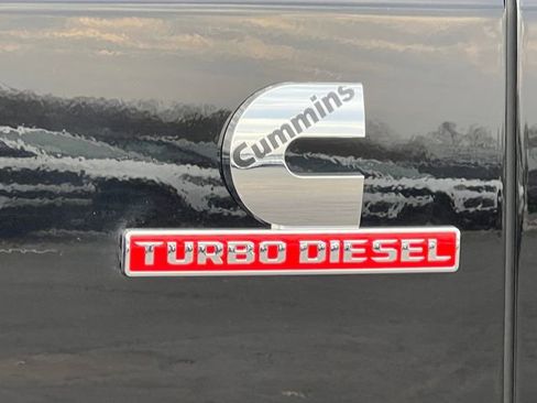 Used 2024 RAM 2500 Laramie AWD/4WD image 9