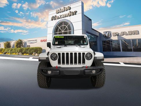 Used 2022 Jeep Wrangler Unlimited Rubicon w/ Xtreme Recon 35" Tire Package AWD/4WD image 9