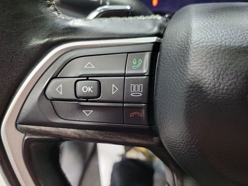 Used 2022 Jeep Grand Cherokee Limited image 40