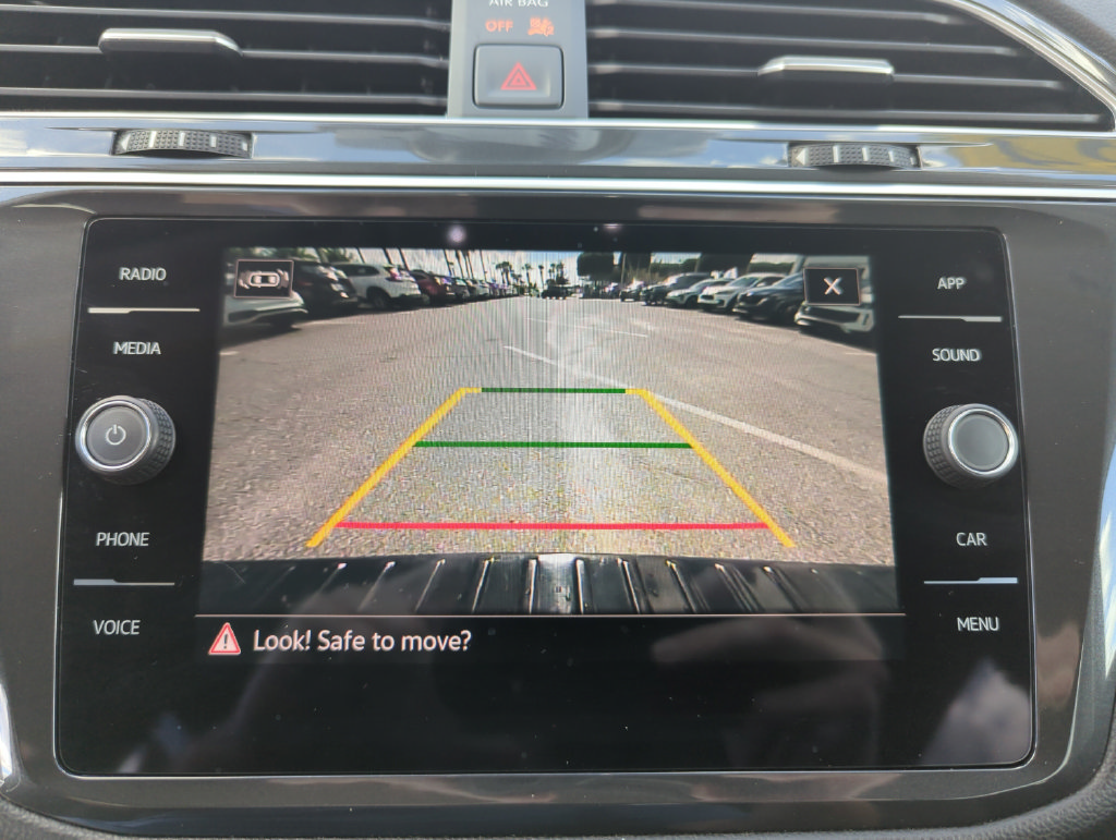 Used 2024 Volkswagen Tiguan SE FWD image 38