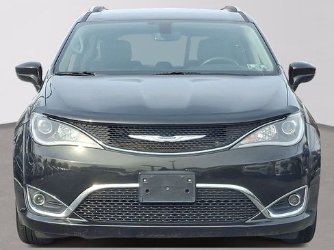 Used 2020 Chrysler Pacifica Touring-L Plus image 2