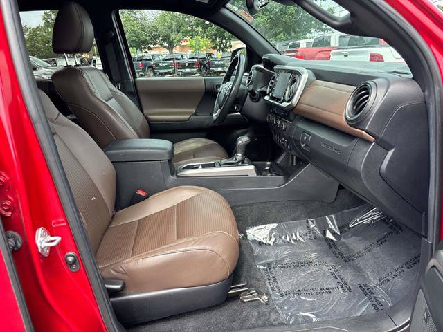 Used 2021 Toyota Tacoma Limited AWD/4WD image 12