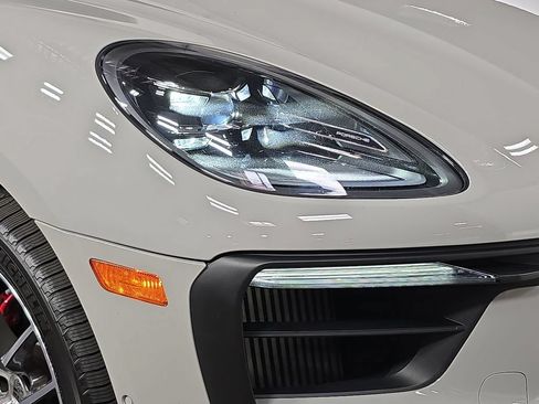 Certified 2023 Porsche Macan S AWD/4WD image 12