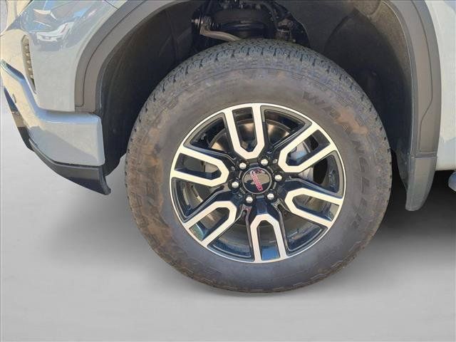 Used 2025 GMC Sierra 1500 AT4 w/ AT4 Premium Package AWD/4WD image 9