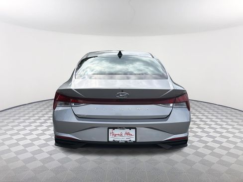 Used 2023 Hyundai Elantra SEL w/ Convenience Package FWD image 5