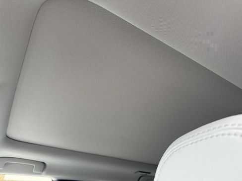 New 2025 Mitsubishi Outlander SE image 11