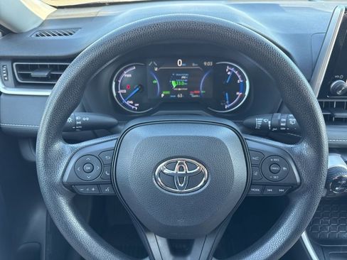 Used 2025 Toyota RAV4 XLE AWD/4WD image 15