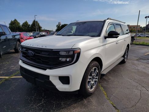 Used 2025 Ford Expedition Max Active AWD/4WD image 1