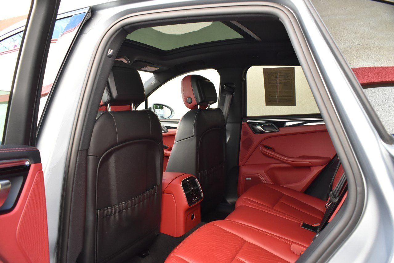 Used 2020 Porsche Macan AWD/4WD image 14