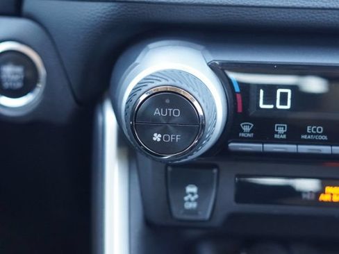 Used 2025 Toyota RAV4 XLE FWD image 28