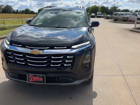 Used 2025 Chevrolet Equinox LT w/ Convenience Package II FWD image 4