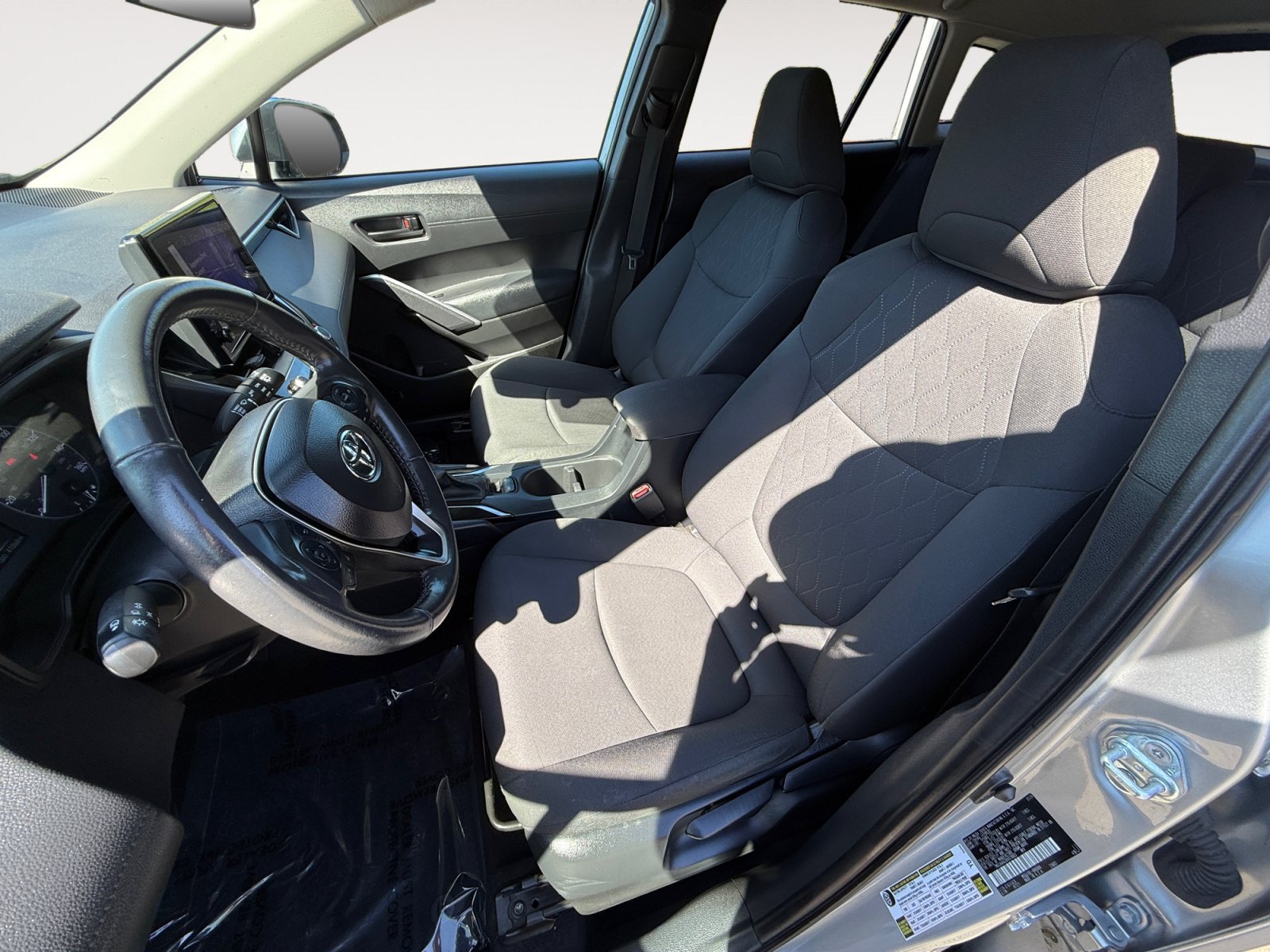 Used 2024 Toyota Corolla Cross LE FWD image 10