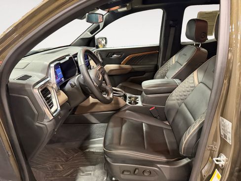 Used 2023 GMC Canyon Denali AWD/4WD image 10