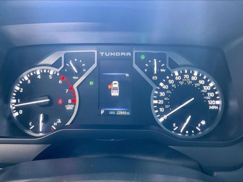 Used 2022 Toyota Tundra SR5 AWD/4WD image 7