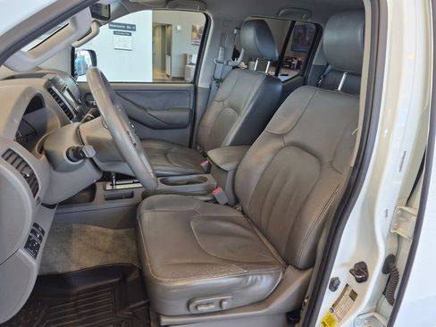 Used 2014 Nissan Frontier SL AWD/4WD image 13