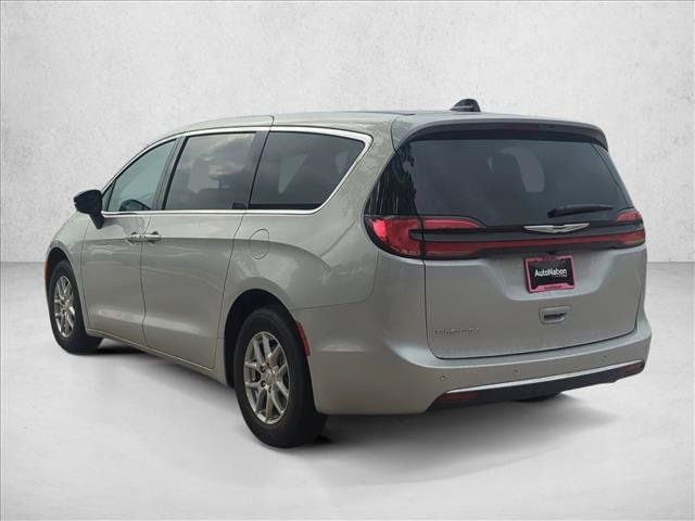 New 2026 Chrysler Pacifica Select FWD image 9