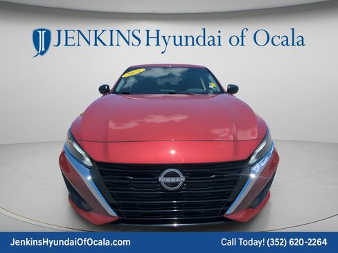 Used 2025 Nissan Altima 2.5 SV FWD image 8