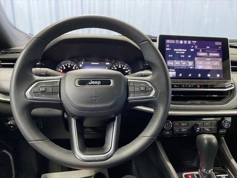 Certified 2024 Jeep Compass Latitude image 18