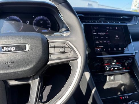 Used 2023 Jeep Grand Cherokee L Laredo w/ Luxury Tech Group I RWD image 8