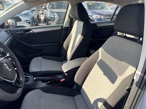 Used 2017 Volkswagen Jetta S image 14