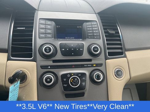 Used 2016 Ford Taurus SE FWD image 19