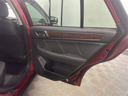 Used 2018 Subaru Outback 2.5i Limited image 18