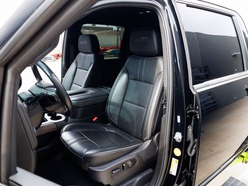 Used 2021 Chevrolet Silverado 3500 High Country w/ Z71 Off-Road Package image 4