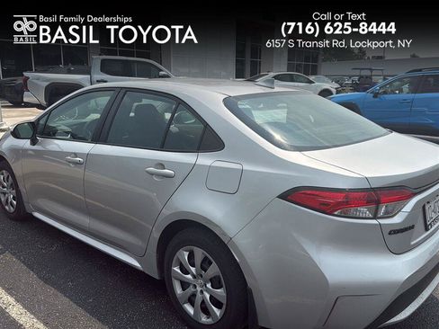 Used 2020 Toyota Corolla LE FWD image 1
