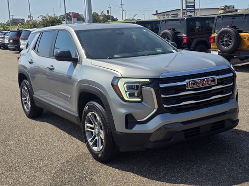 Used 2025 GMC Terrain Elevation AWD/4WD image 4