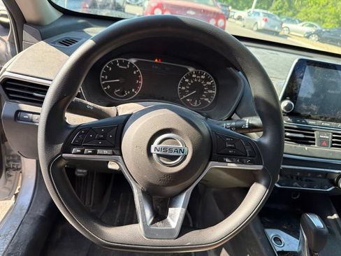 Used 2020 Nissan Altima 2.5 S FWD image 18