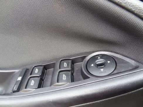 Used 2016 Ford Focus SE FWD image 13