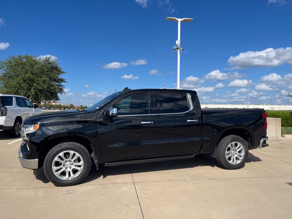Used 2022 Chevrolet Silverado 1500 LTZ AWD/4WD image 2