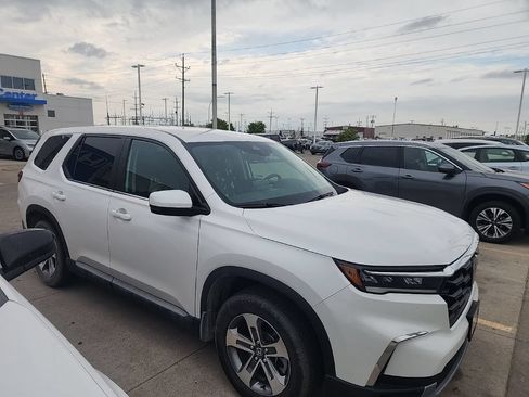 Used 2024 Honda Pilot EX-L image 13