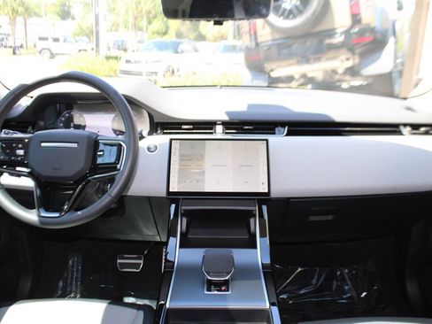 Used 2024 Land Rover Range Rover Evoque Dynamic SE image 21