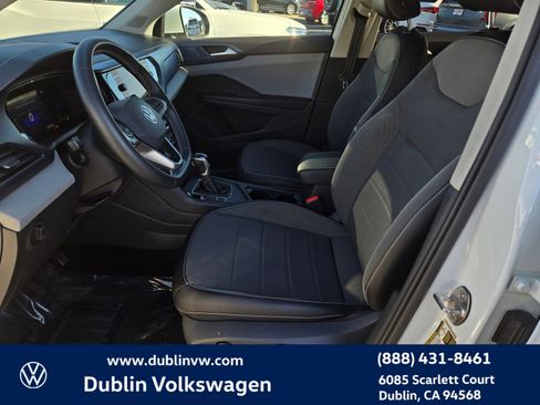 Certified 2022 Volkswagen Taos SE image 14