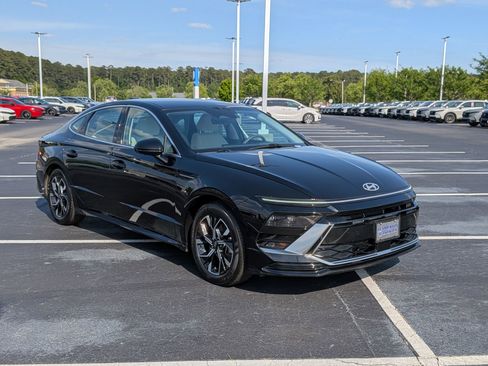 Used 2025 Hyundai Sonata SEL FWD image 1