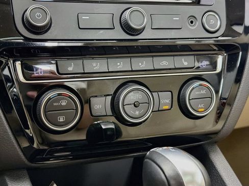 Used 2015 Volkswagen Jetta TDI SEL FWD image 15