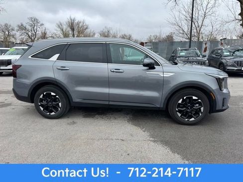 New 2025 Kia Sorento S w/ Panoramic Sunroof Package image 5