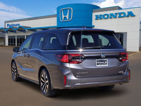 New 2026 Honda Odyssey EX-L image 4