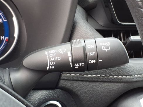 Used 2023 Toyota RAV4 XLE Premium image 31