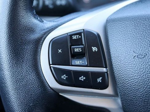 Used 2022 Ford Explorer XLT image 30