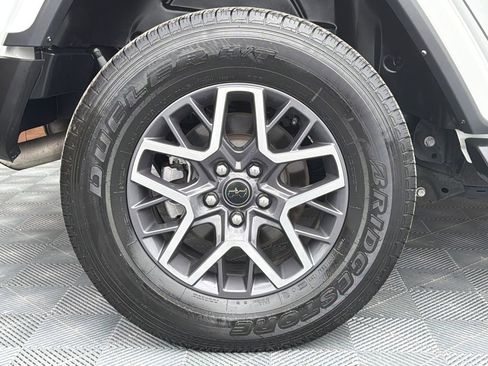 Used 2024 Jeep Wrangler Sahara image 21