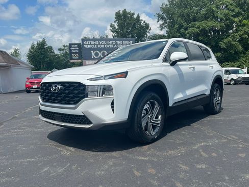 Used 2022 Hyundai Santa Fe SE image 2