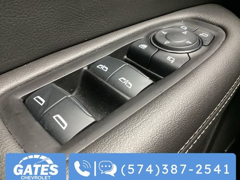 Used 2025 Cadillac XT6 Premium Luxury image 33