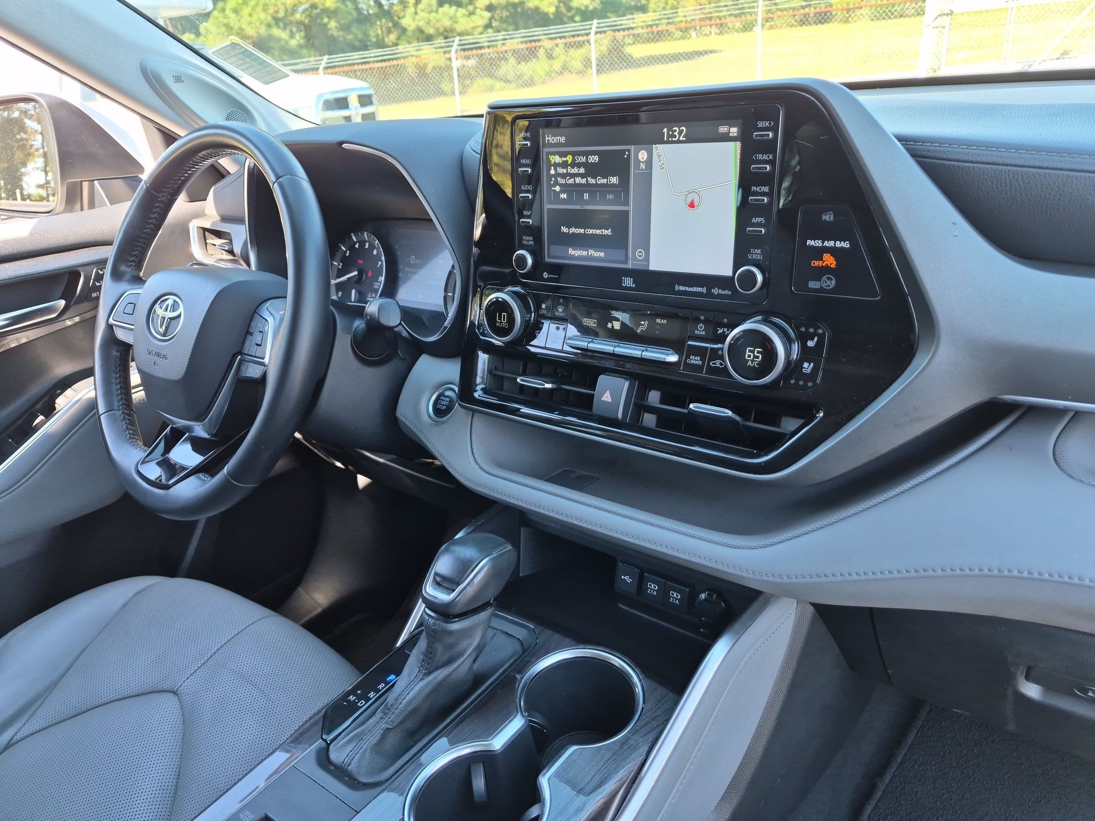 Used 2021 Toyota Highlander Limited FWD image 37