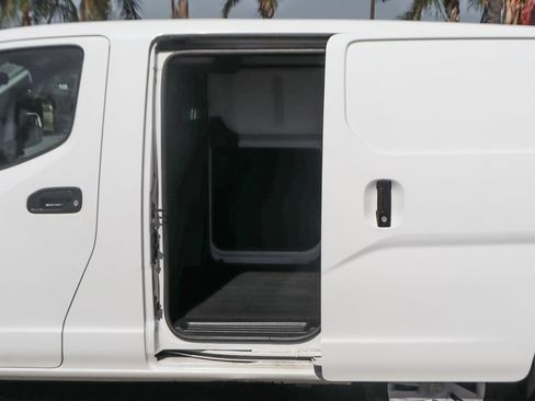 Used 2018 Nissan NV200 SV w/ Navigation Package FWD image 6
