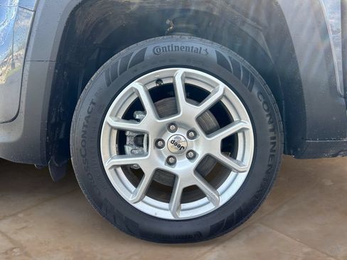 Used 2023 Jeep Renegade Latitude w/ Premium Group AWD/4WD image 14
