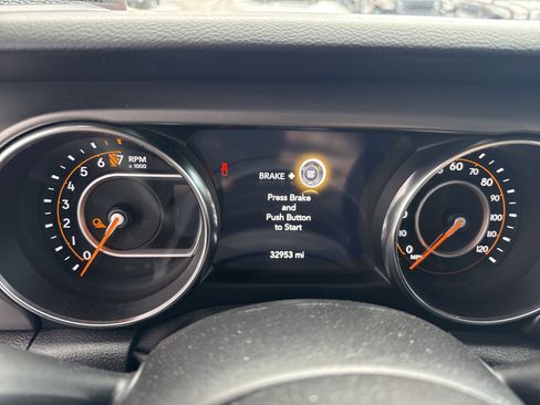 Used 2021 Jeep Gladiator Sport image 20