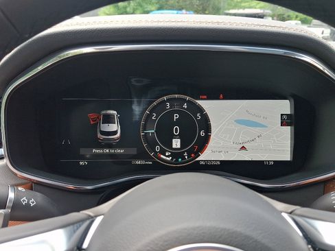 Used 2026 Jaguar F-PACE R-Dynamic S AWD/4WD image 41